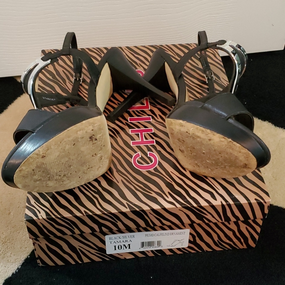 Heels - Picture 3 of 3